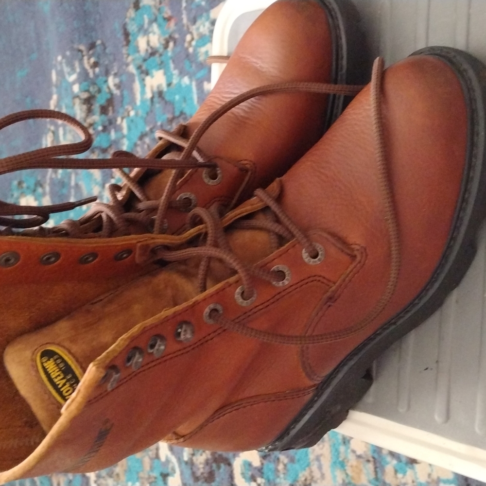 Wolverine boots size7 D brown color leather uppers and rubber soles